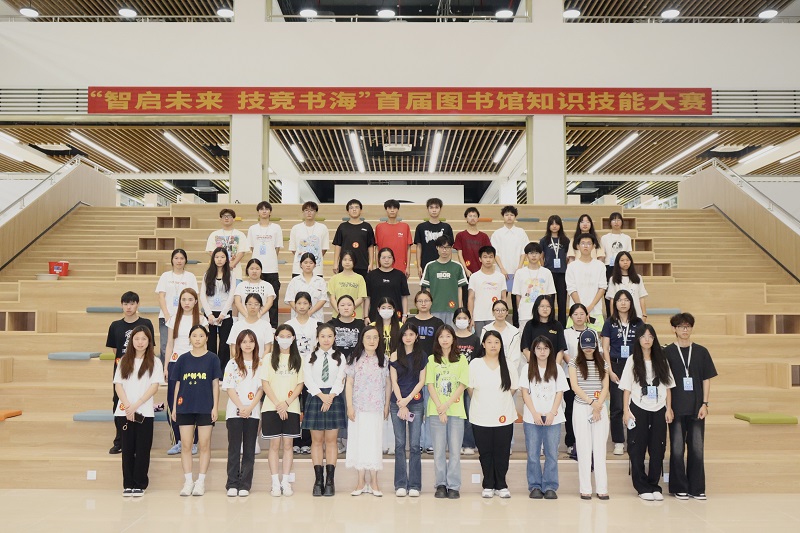 1、参赛学生整装待发.jpg