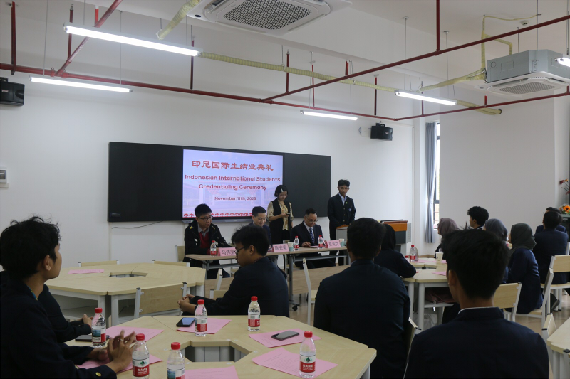 学生代表致辞.JPG