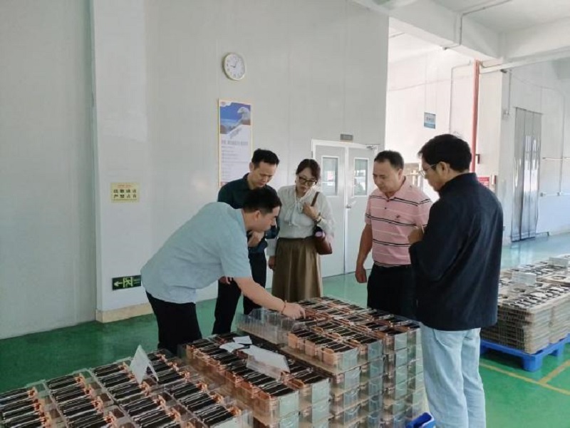4.团队赴鸿富瀚科技有限公司调研推动校企合作.jpg