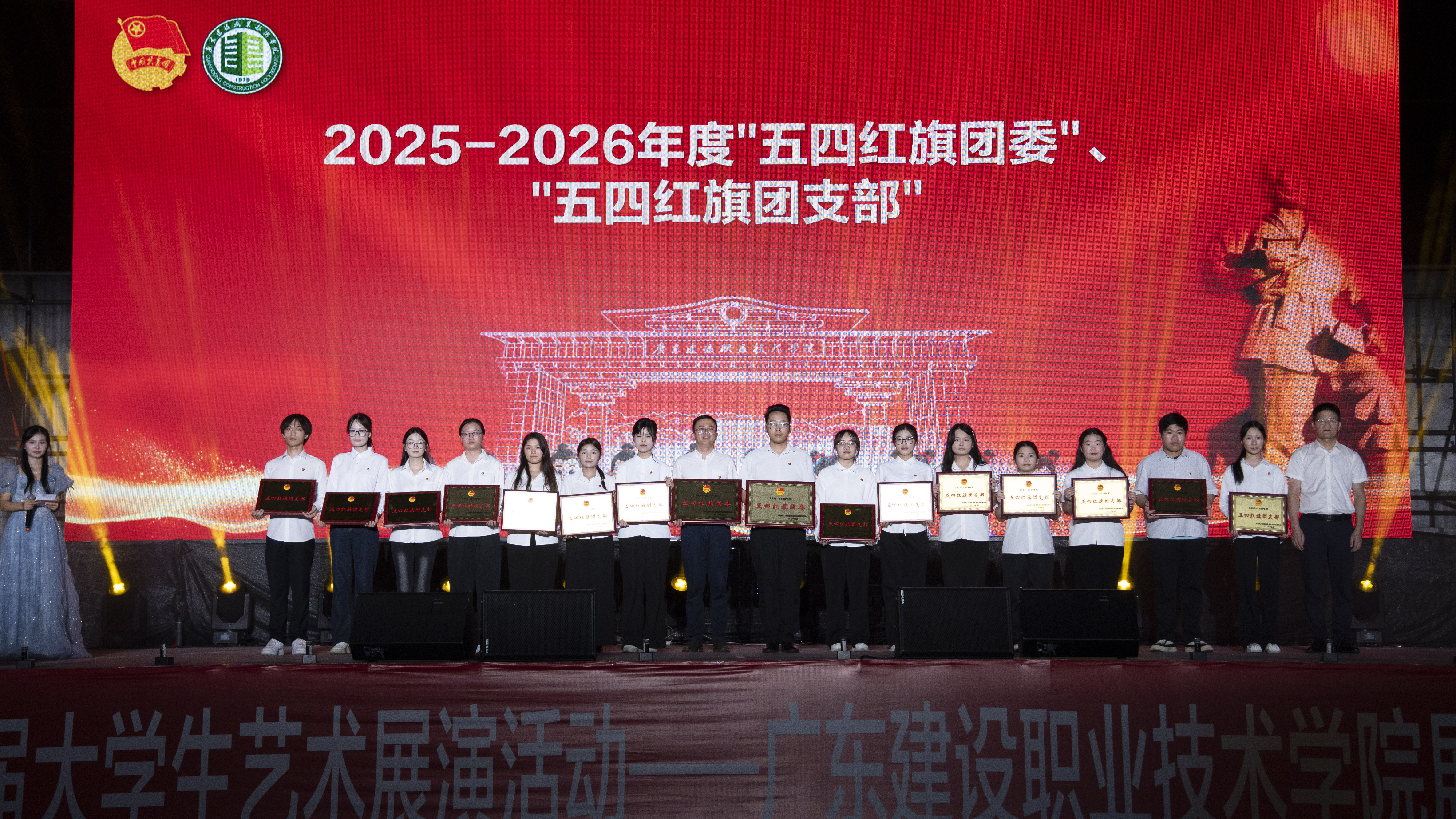 c13cabfcc182e2260d8e37fd5d5f71c5.jpg
